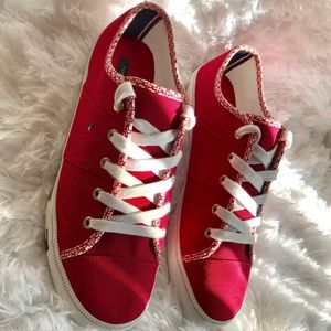 Tommy Hilfiger stylish sneakers